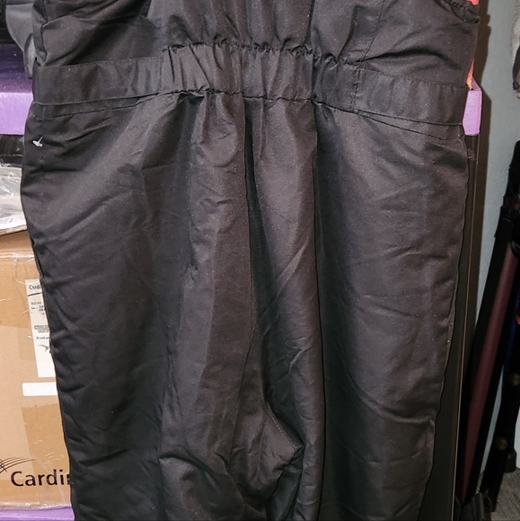 SWISS TECH Girl's LG (10/12) Black/Pink Snow Overalls - Picture 3 of 4